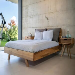 Royale Oak Wood Bed
